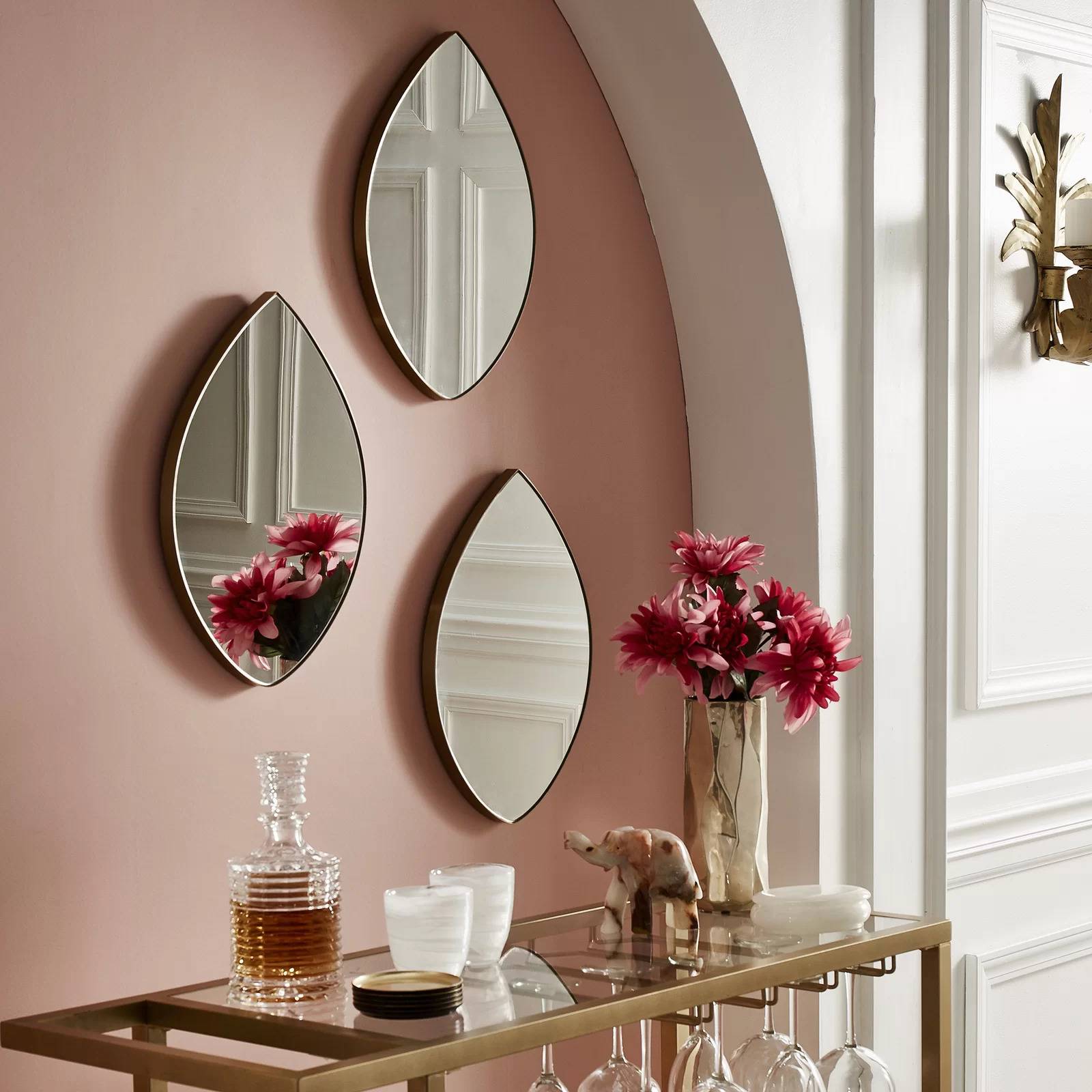 Here's How to Create a Show-Stopping Mirror Gallery Wall