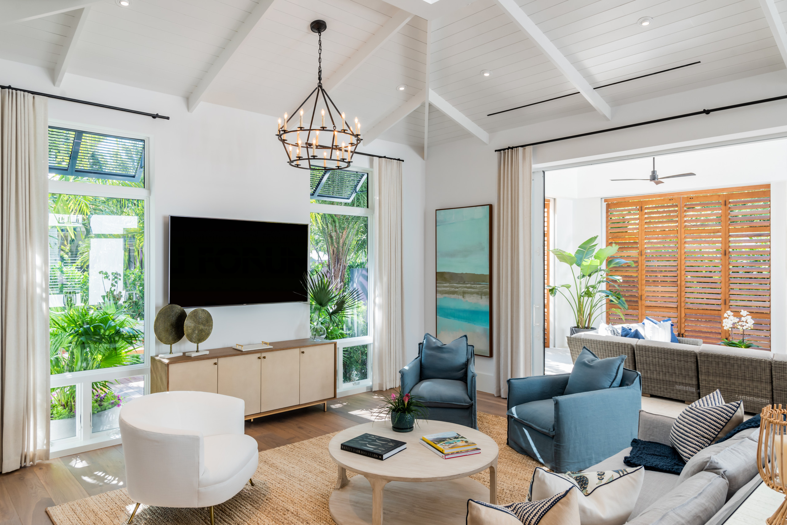 Shades of blue and beige are part of the color scheme (from Houzz)