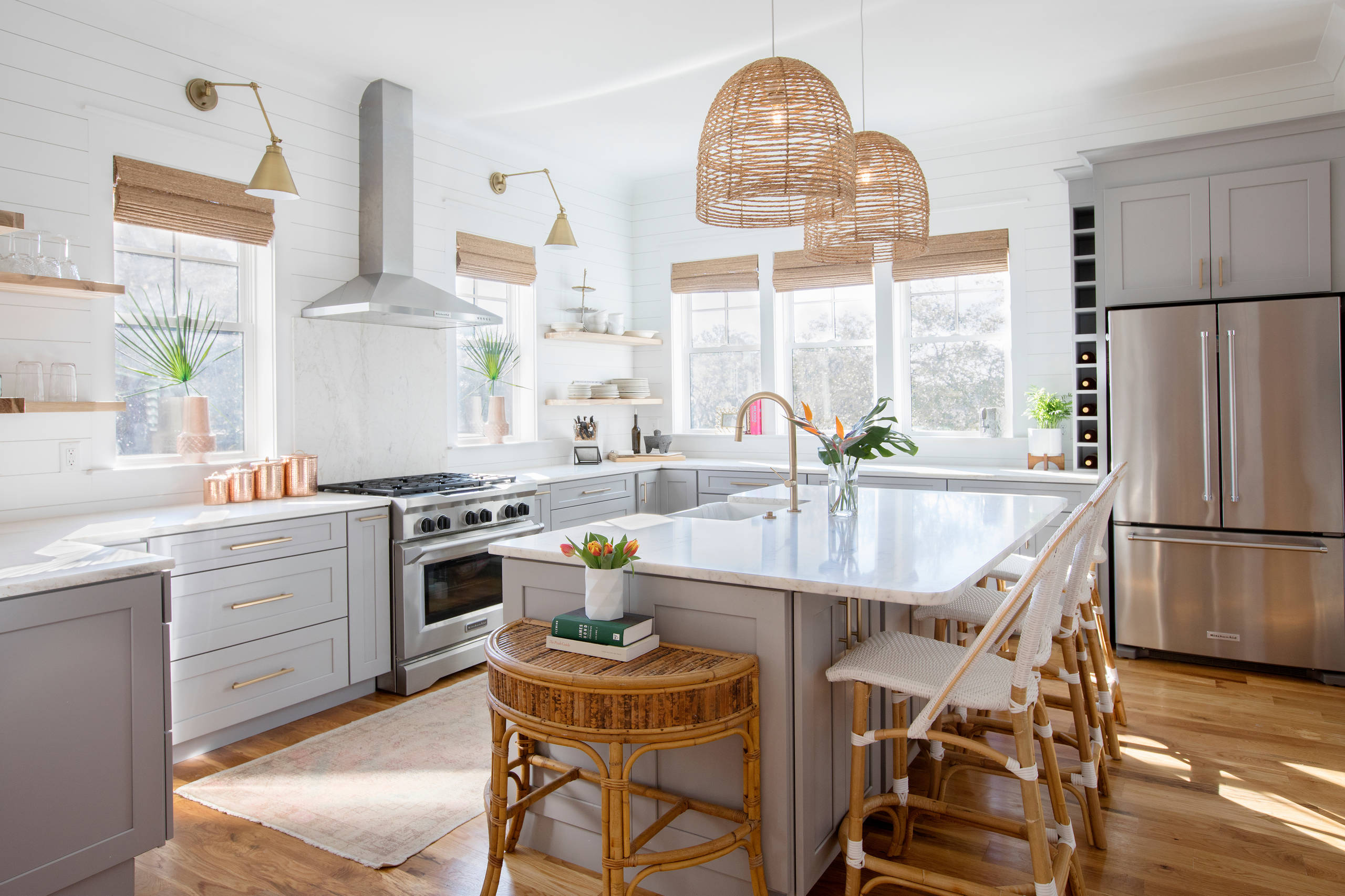 Relaxed kitchen with coastal vibe (from Houzz)