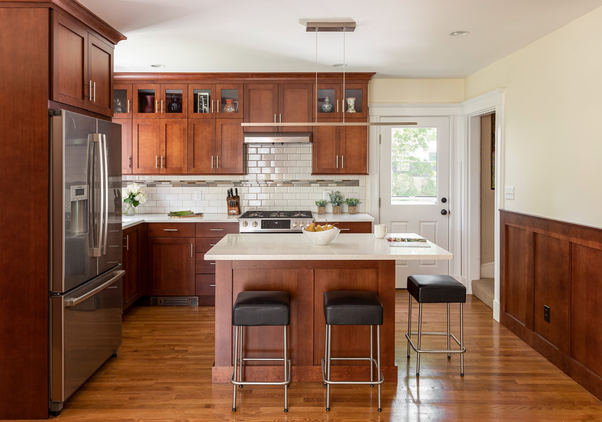 Updating the oak stain adds a modern feel (from Houzz)