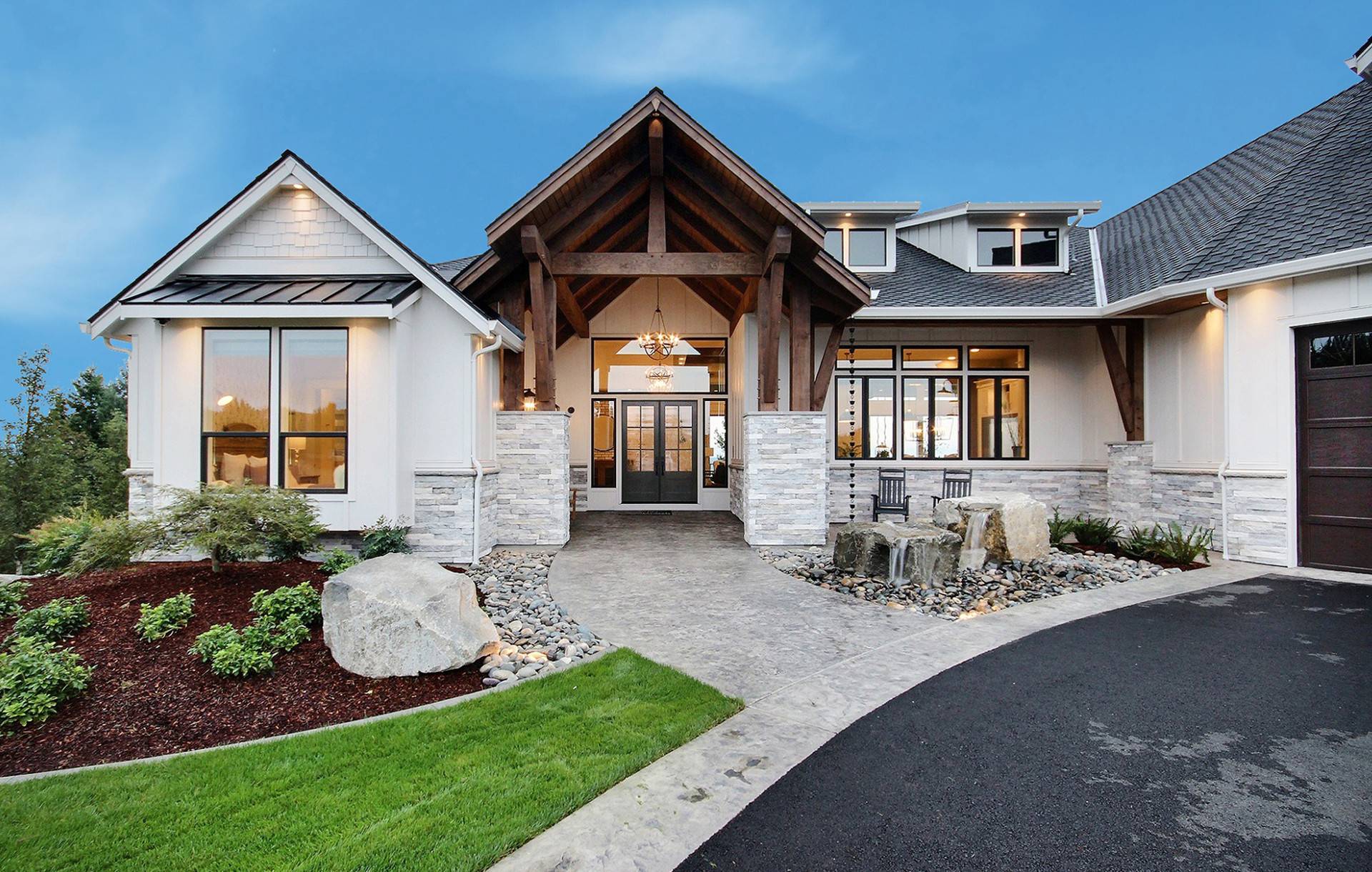 the-aurora-2019-clark-county-parade-of-homes-modern-farmhouse-exterior-cascade-west-development-img_81f11af00db1f503_14-2904-1-0af3d2c-70298