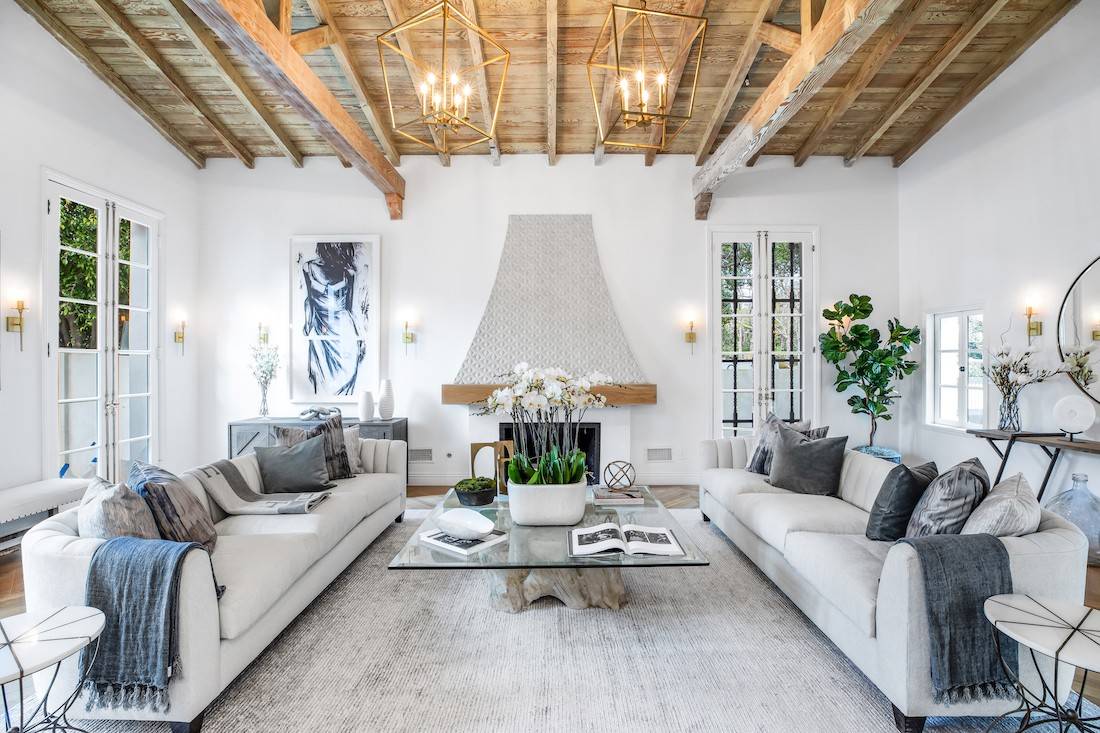 Light colors and natural textures (from Houzz)