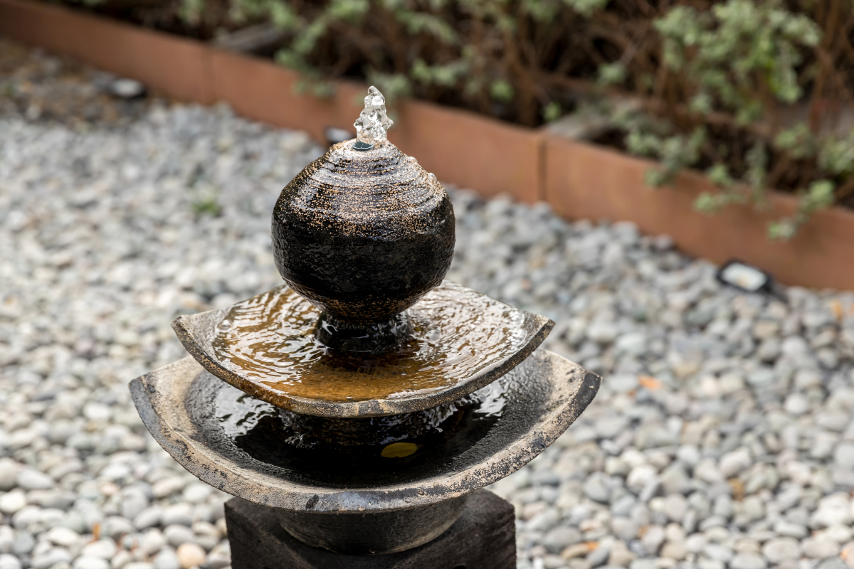 garden water fountain close up modern design