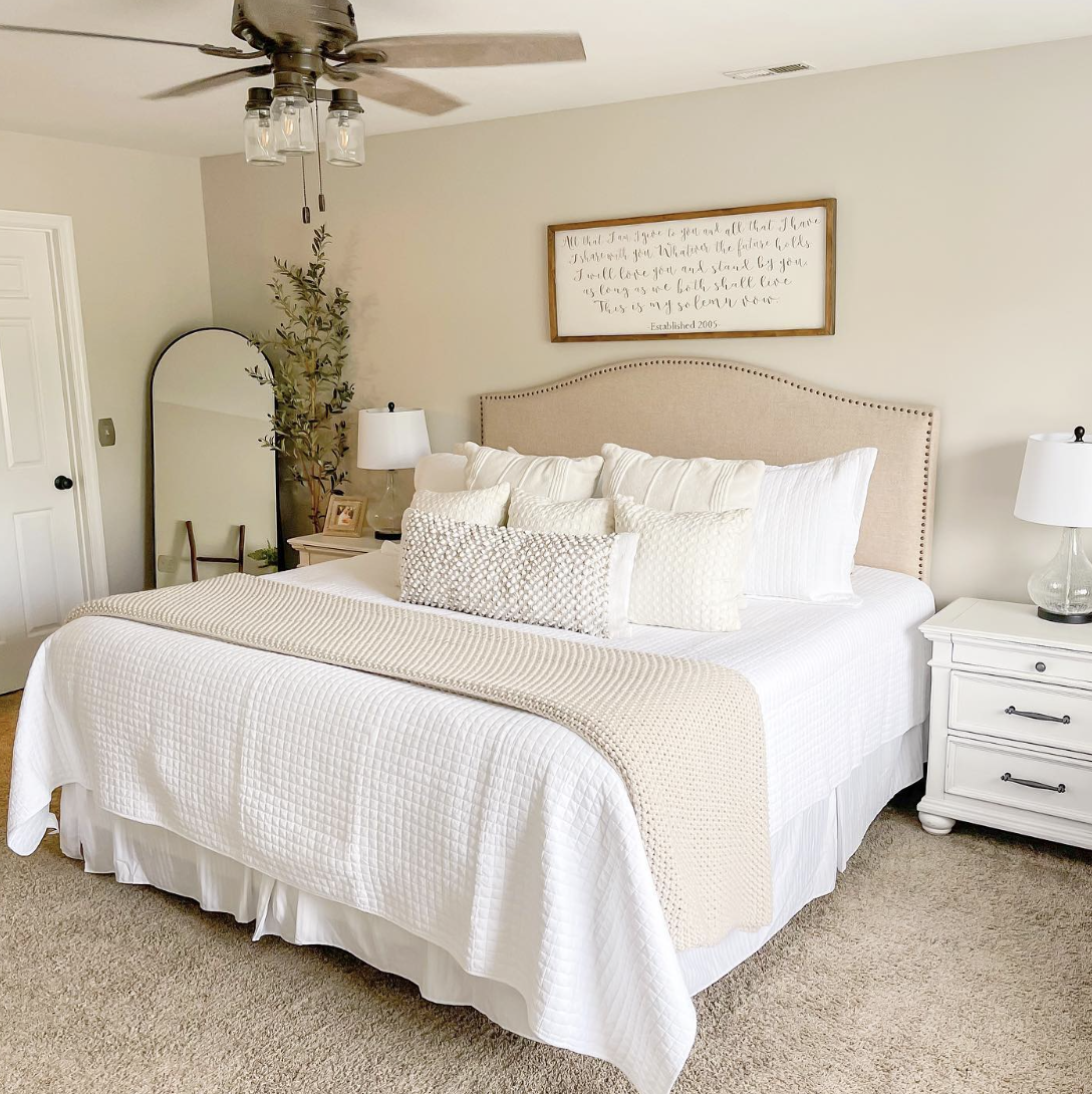 White farmhouse bedroom deals furniture