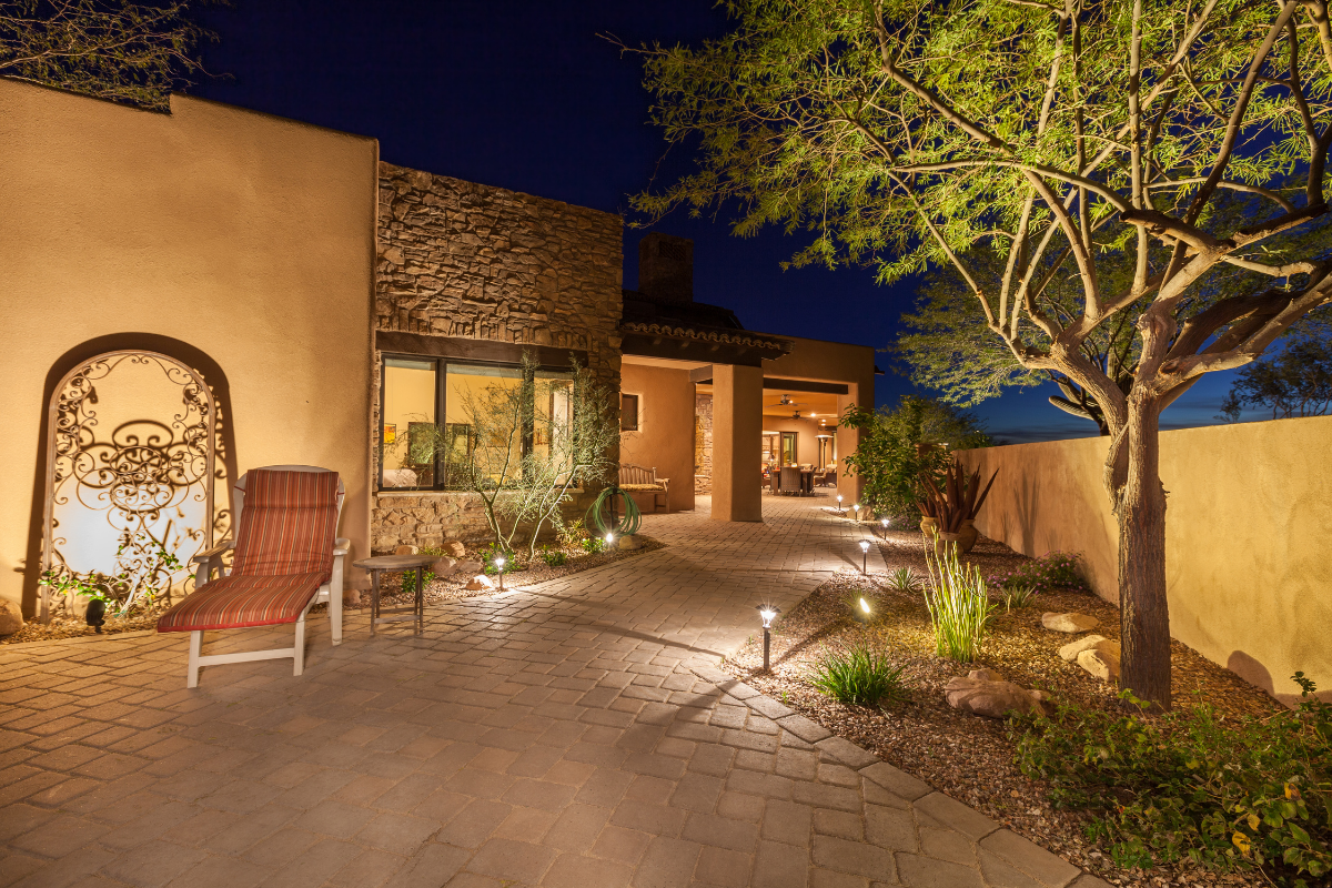 19 Best Landscape Lighting Ideas 2022