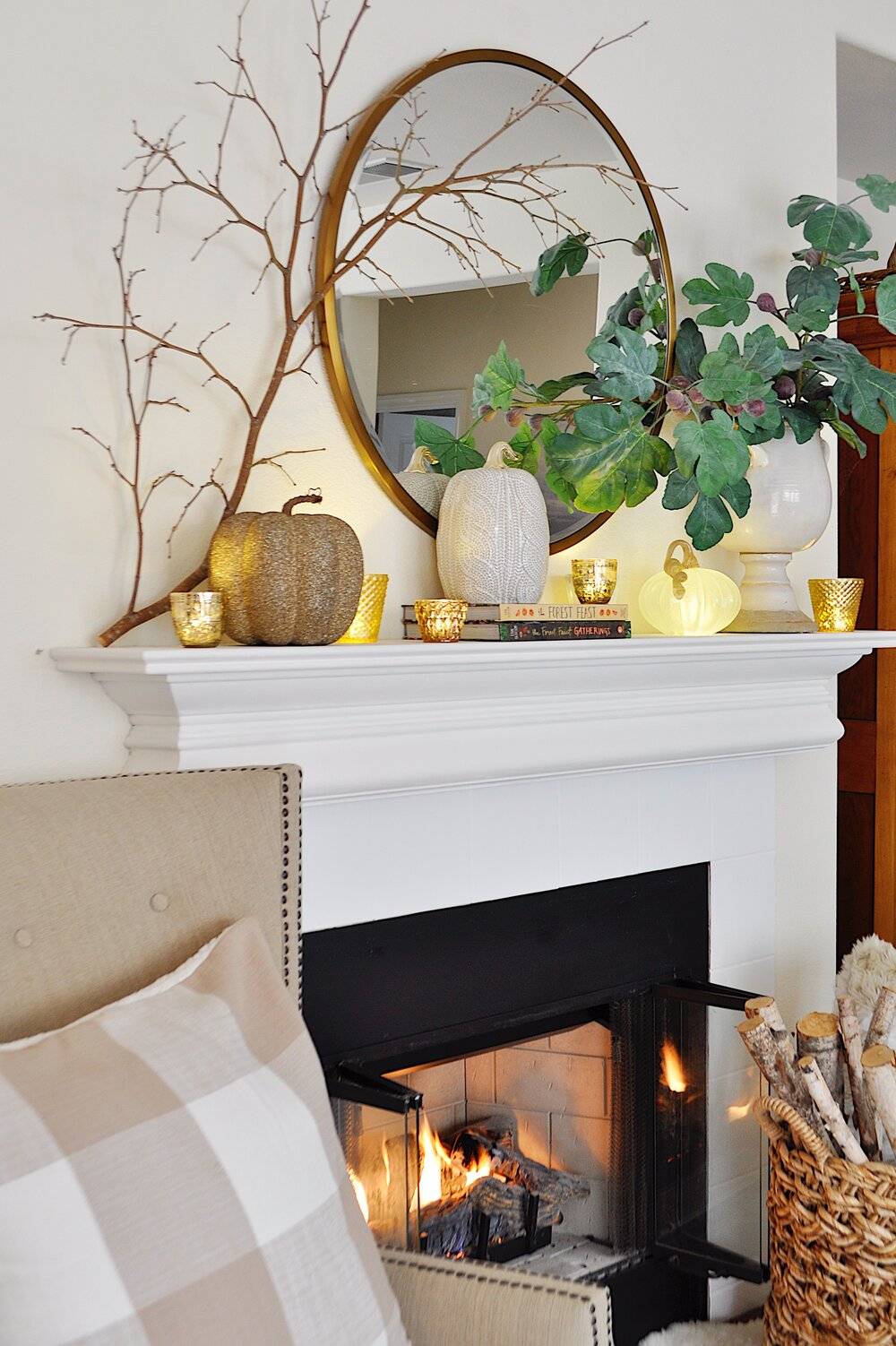 A natural-looking fireplace mantel.