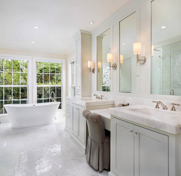 Before You Buy The Pros & Cons of a Freestanding Bathtub Decoist