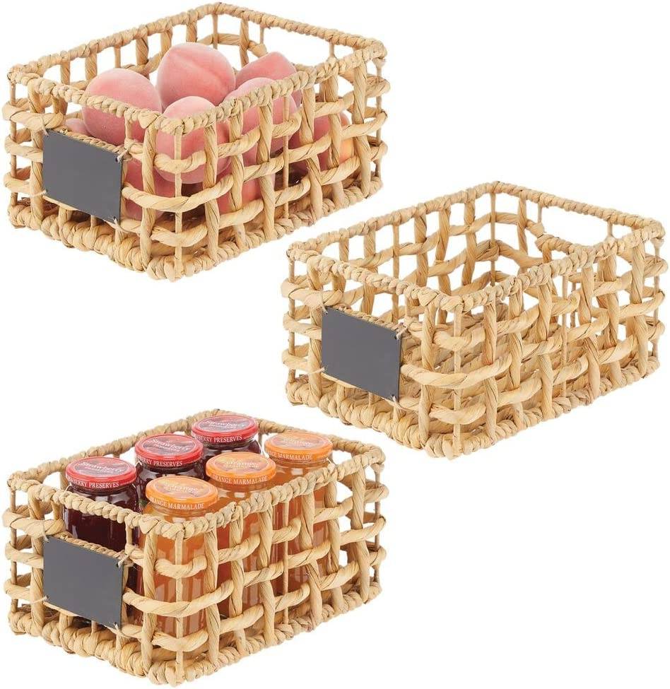 open weave baskets with peaches and jam jars with chalkboard labels