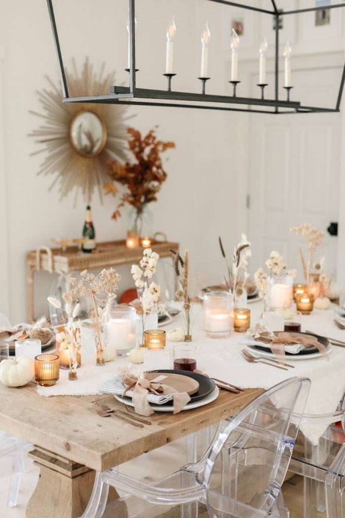 A Thanksgiving table setting with flowers