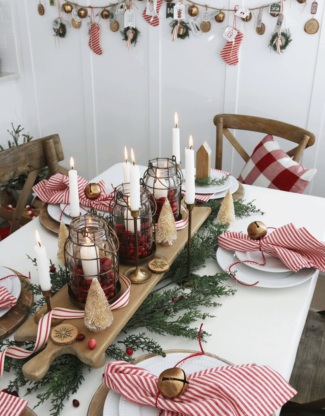 Subtle Christmas Tablescapes for the Holiday Season Decoist