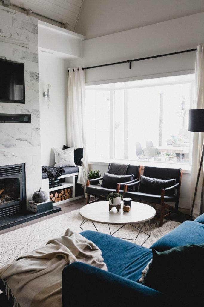 modern-living-room-for-fall-683x1024