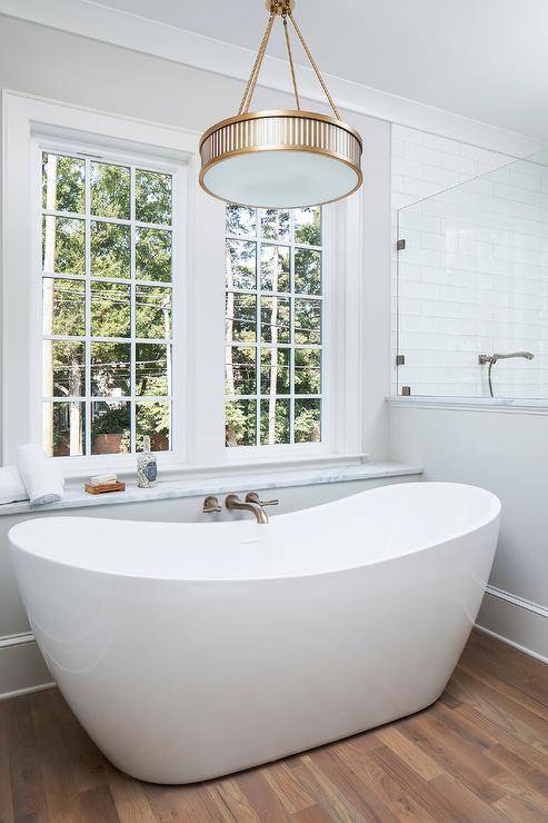 10 Freestanding Bathtub Ideas That'll Have You Dreaming in Bubbles