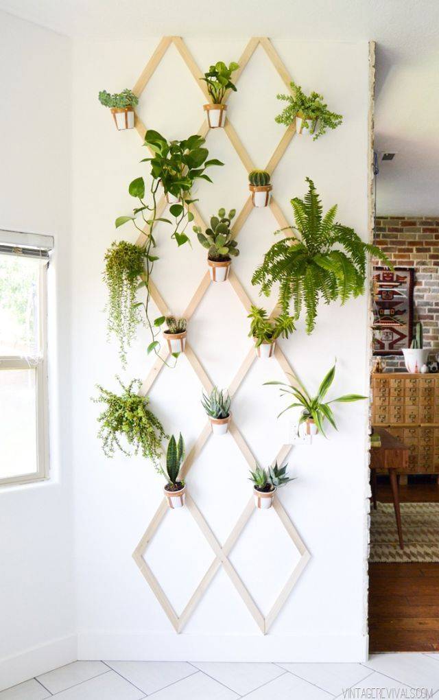 hanging vertical garden wood trellis