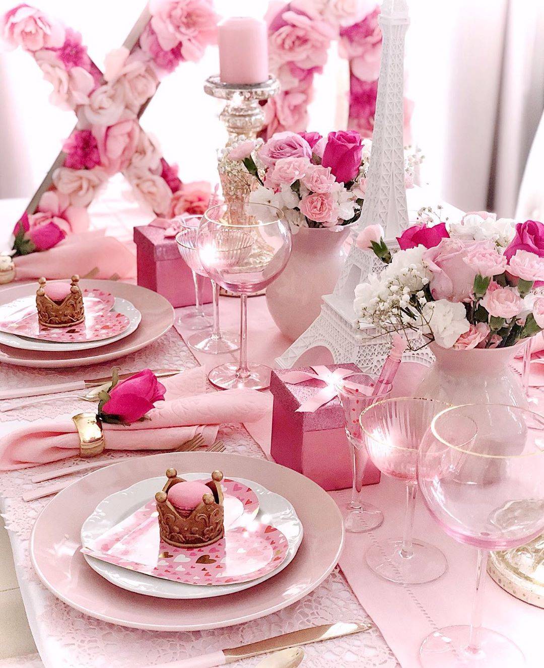 Simple Valentines Tablescape for an Easy Holiday - Parties With A