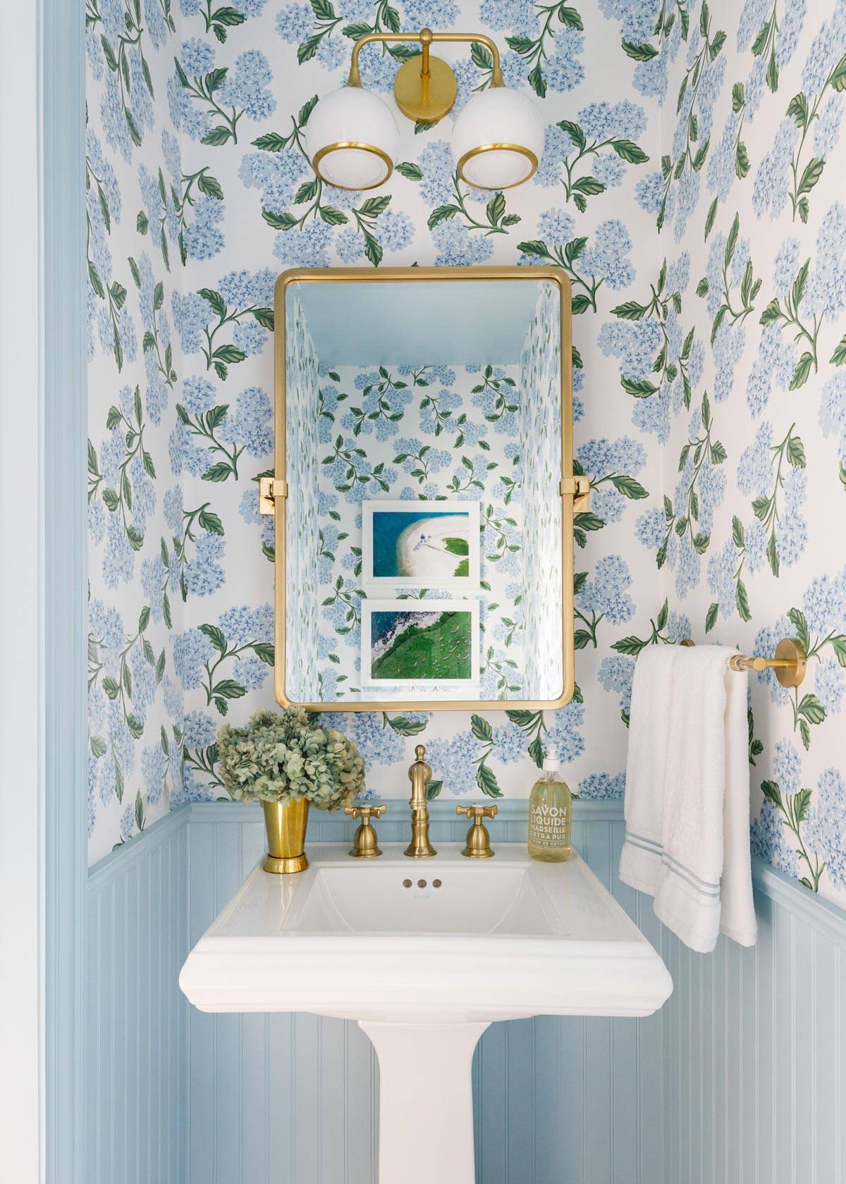 hydrangea-powder-room