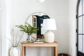 How to Decorate An Entryway Table