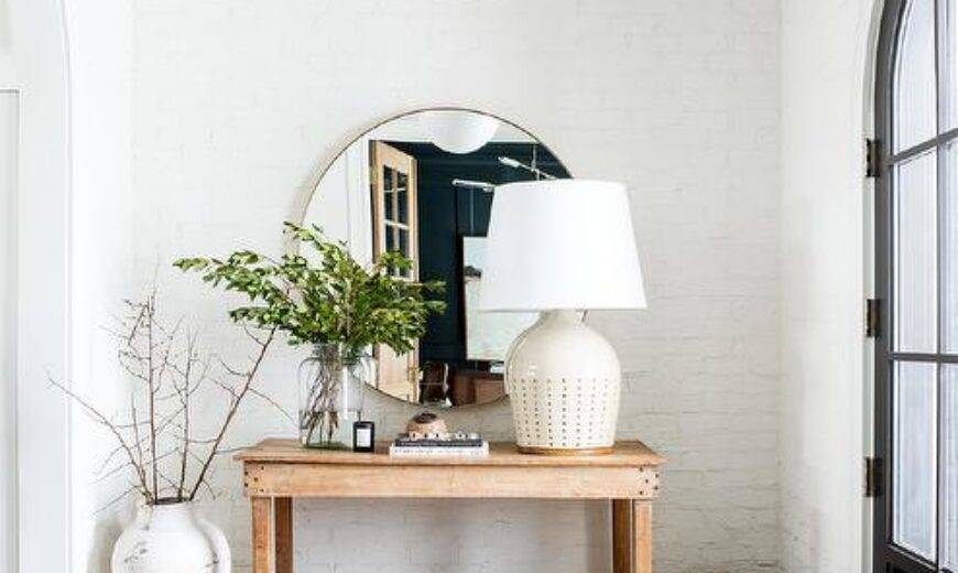 How to Decorate An Entryway Table