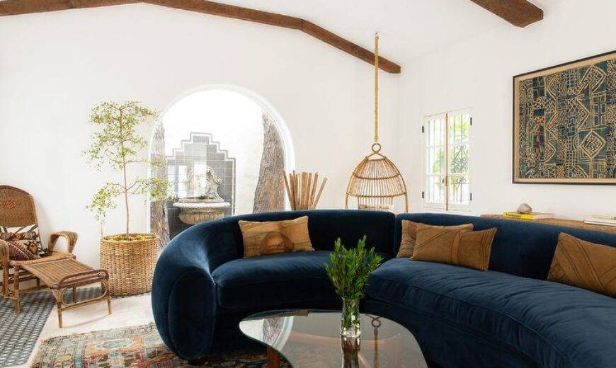 Curved Sofas: The Perfect Addition to Your Living Space