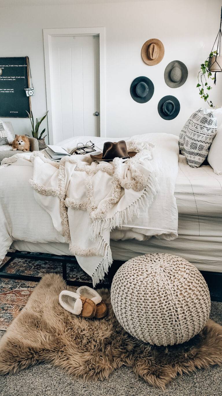 How to Style Your Bed Like an Interior Designer | Decoist