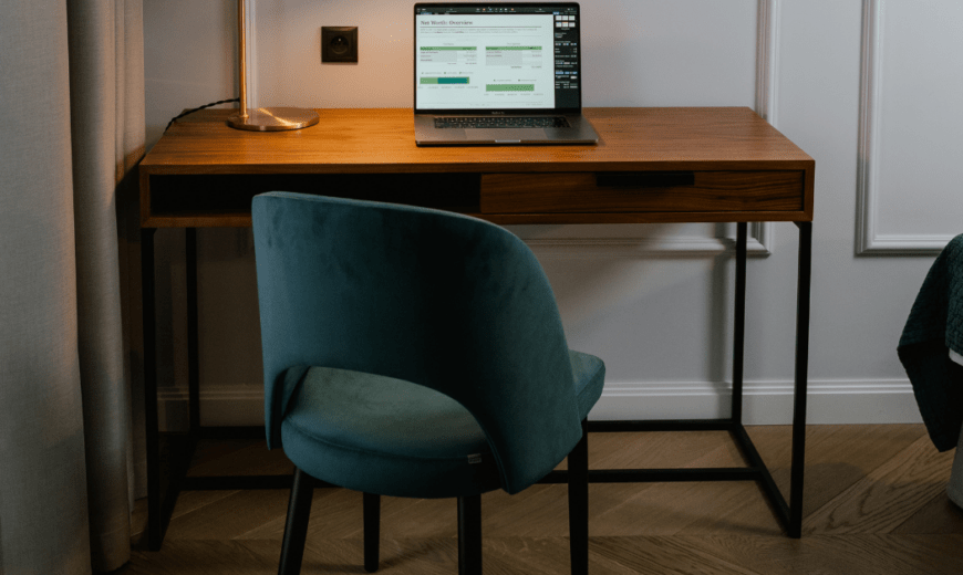 Small Corner Desk Ideas for Maximizing Work Space