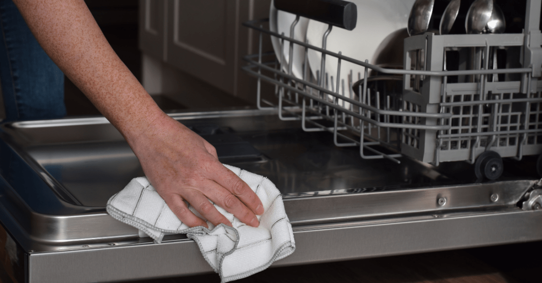 The Guide for How to Clean a Dishwasher With Vinegar Decoist
