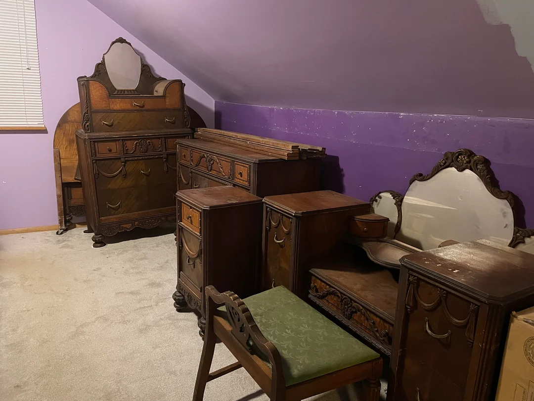 pre-1930s-bedroom-set-with-2-mirrors-and-vanity-any-v0-z6rkov7enif81-35646