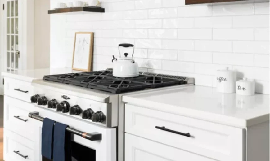 Classic White Kitchen Appliances Are Reclaiming Their Place in the Heart of the Home