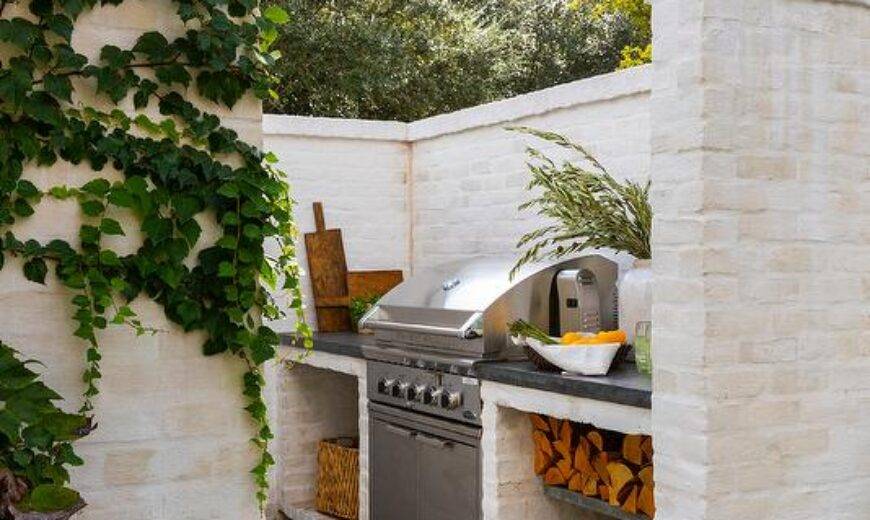 Transform Your Backyard with These Cozy Small Outdoor BBQ Area Ideas