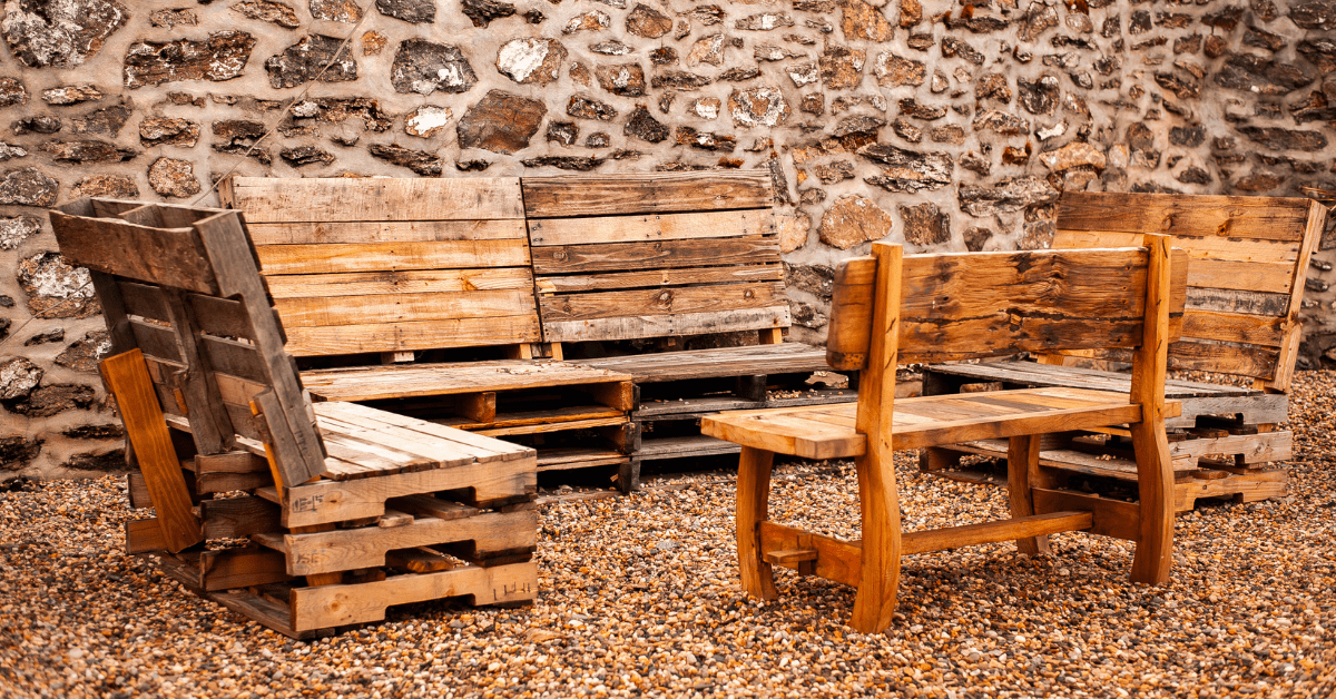 Patio furniture made of pallets.