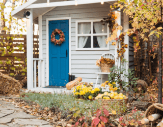 6 Must-Try Front Yard Fall Decor Ideas for an Instant Seasonal Makeover