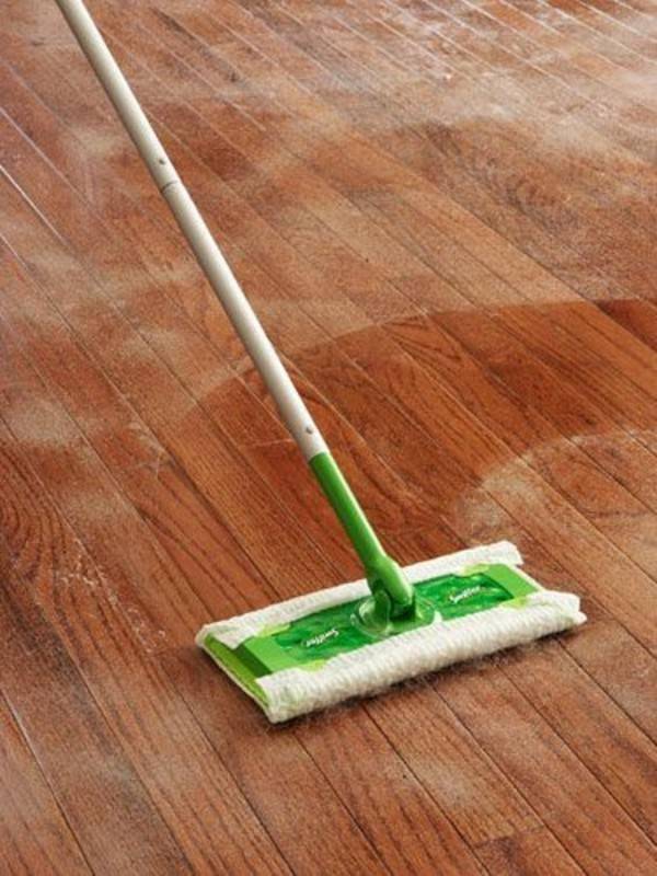 dusting laminate floor with swiffer