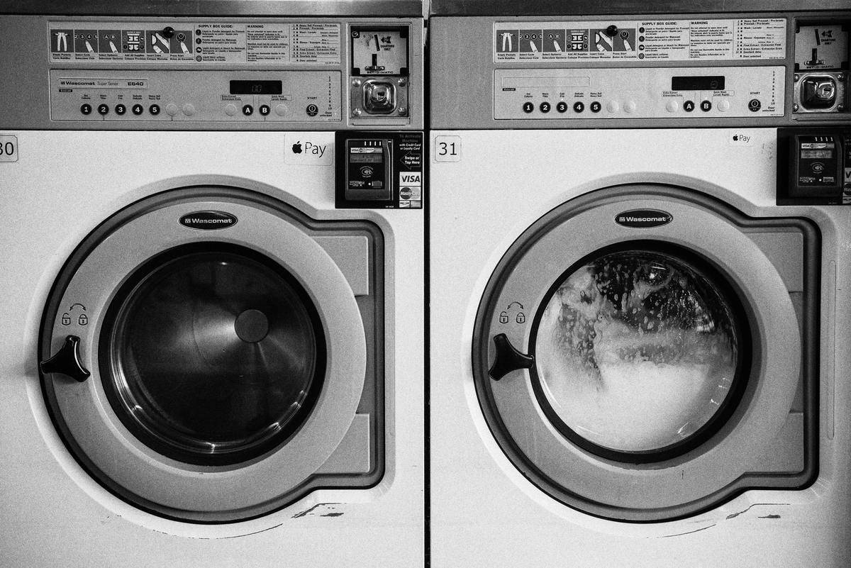 washer dryer at laundromat