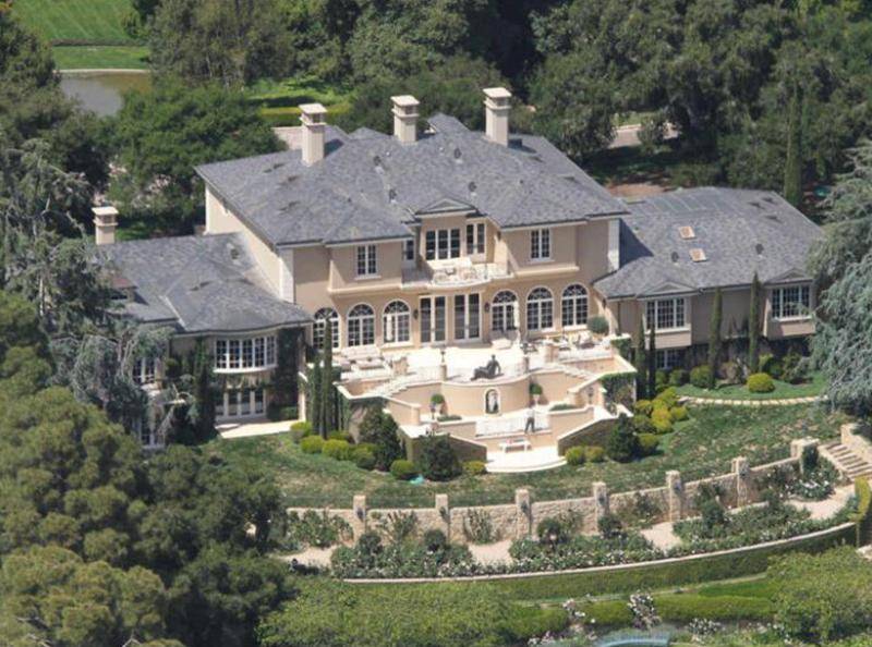 An aerial view shows Oprah's Montecito mansion.