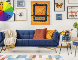 A living room done up in blue and shades of orange. In the top left, there's a color wheel graphic showing a split-complementary color palette color palette.