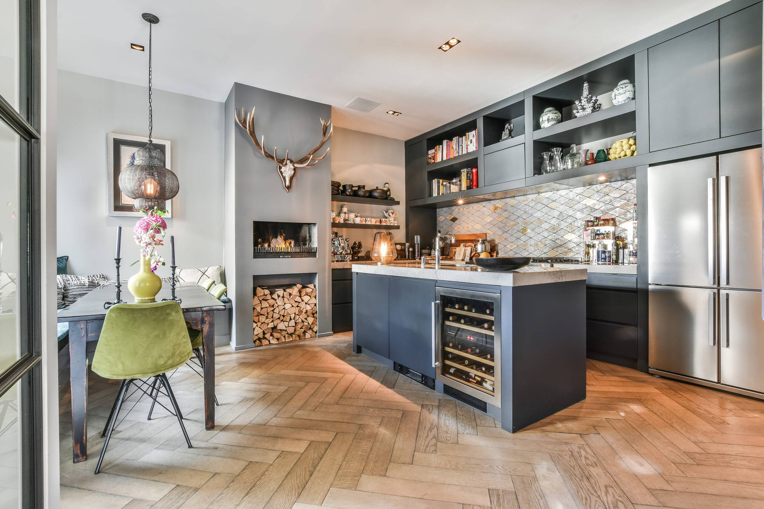 Beautiful and spacious kitchen in an elegant home