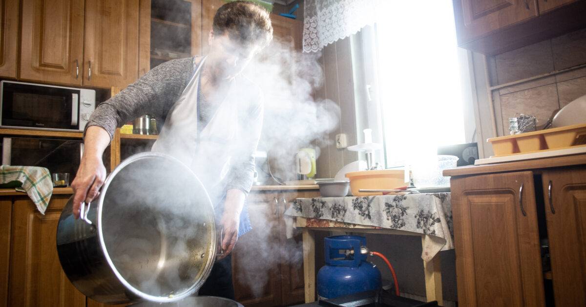 Steam and cooking particulates in a kitchen