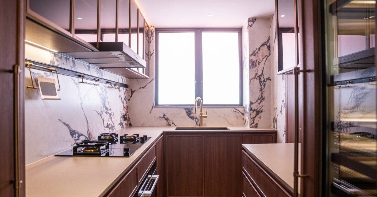 Example of a small closed kitchen 