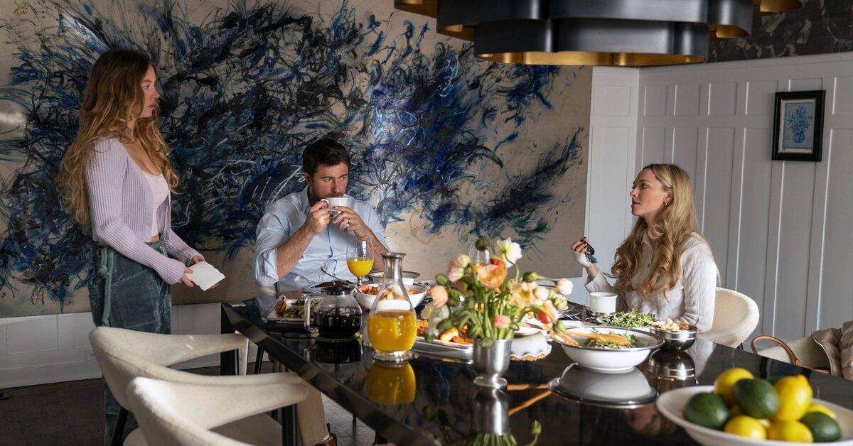 The principal actors of the movie in the Winchester House's dining room. 